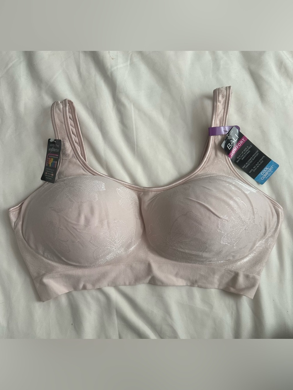 Bali Comfort Light Pink Wireless Seamless Bra with Subtle Jacquard